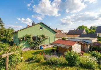 Gepflegtes Einfamilienhaus mit Garage & Garten – sofort bezugsfertig