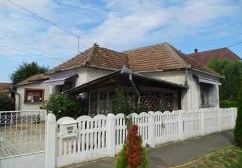 *** Einfamilienhaus mit Gästehaus auf sehr großem Grundstück im Zalatal ***