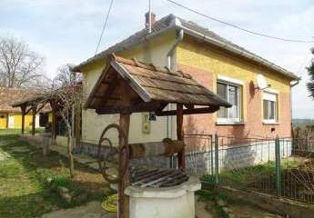 *** Bauernhaus mit Nebenhaus auf sehr großem Grundstück ***