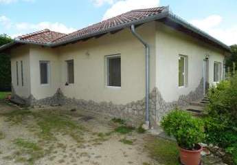 *** Bungalow mit Balaton- und Panoramablick ***