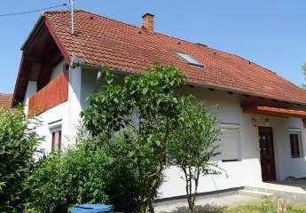 *** Einfamilienhaus auf schönem Grundstück an der Südseite des Balaton ***