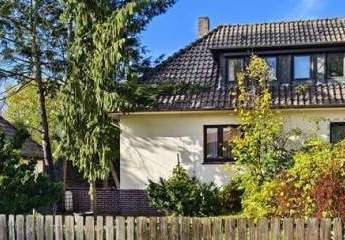 Uetze - Ein Zuhause zum Neuerschaffen: Einfamilienhaus mit großem Potenzial und viel Platz für Ideen