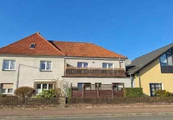 Uetze - Renditeimmobilie - 4-Familienhaus + Doppelhaushälfte + 3 Garagen