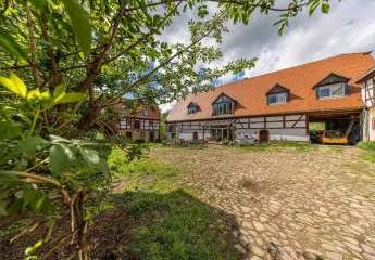 Vierseitenhof mit herrlichem Grundstück - Denkmalschutzobjekt