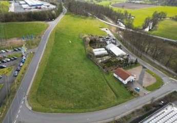 Gewerbegrundstück in direkter Nähe zur Autobahn - Parkplatzanlage LKW