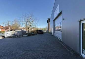 Neuwertige Lagerhalle mit Bürotrakt im Gewerbegebiet von Eutin zu verkaufen