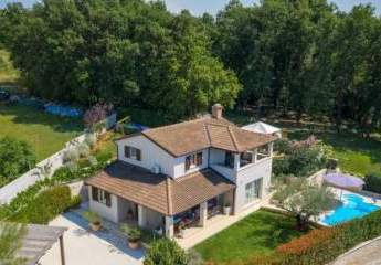 Villa mit Pool und großem Garten in der Nähe von Poreč