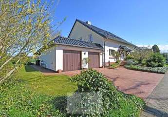 Großes, energetisch vorbereitetes EFH mit Einliegerwohnung in Stinstedt