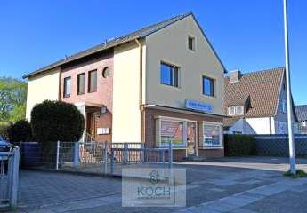 IN KÜRZE > Kleines Wohn- und Geschäftshaus am Mecklenburger Weg (Leherheide)