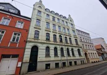 Als Anlage oder Eigennutzung - große 2 Zimmer DG Wohnung mit Balkon im Zentrum von Schwerin