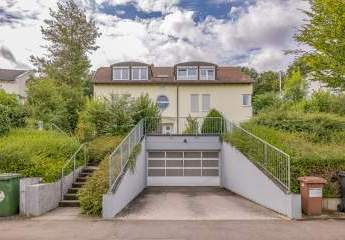 Familienfreundliche 4-Zimmer-
Wohnung mit großem Balkon