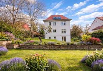 DACHGESCHOSS - MAISSONETTE IN ZWEIFAMILIENHAUS MIT GARTENANTEIL