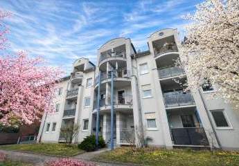 SCHICKE 3-RAUM WOHNUNG MIT BALKON UND TIEFGARAGENSTELLPLATZ