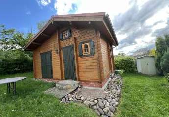 SCHÖNES WOCHENENDGRUNDSTÜCK MIT BUNGALOW IN RUHIGER UND GRÜNER LAGE