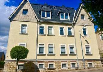 GEMÜTLICHE DACHGESCHOSS-WOHNUNG IN GRÜNER UND RUHIGER LAGE