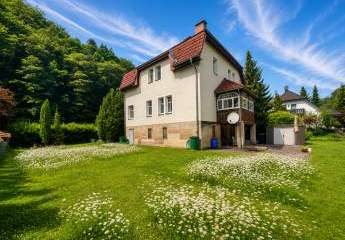 SCHÖNES EIN-BIS ZWEIFAMILIENHAUS IN GRÜNER RANDLAGE VON THARANDT