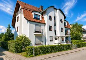 CHARMANTE 3-RAUM WOHNUNG MIT ZWEI BALKONEN IN RUHIGER LAGE