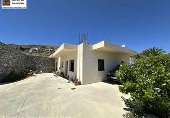 Kreta, Adraktos Haus mit drei Schlafzimmern, Garten und herrlichem Bergblick