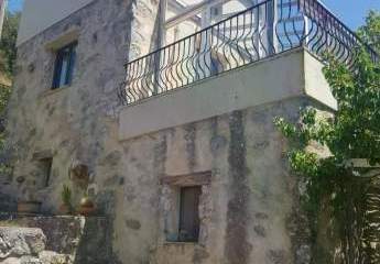 Traumhaftes Wohnen mit Bergblick und Wintergarten in Mesonisia, Amari