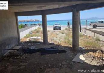 Kreta Kokkinos Pirgos unfertiges Geschäftsgebäude mit Wohnungen direkt am Meer