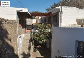 Kreta, Kavousi: Gut präsentiertes und geräumiges Haus mit Nebengebäude