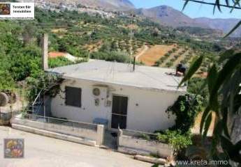 Kreta, Südküste, Dorfhaus mit zwei Schlafzimmern auf einem großen Grundstück in Gergeri