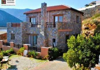 Kreta, Elounda: Freistehende moderne Steinvilla. Atemberaubende Aussicht