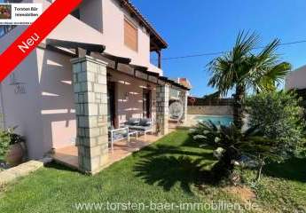 Eine wunderschön gepflegte Villa mit 3 Schlafzimmern und privatem Pool, gelegen an einer ruhigen Straße am Stadtrand von Roumeli in der Nähe von Rethymno.