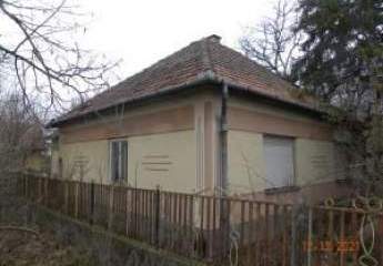 In Ungarn in Kelebia 100 m2 renovierungsbedürftiges ,günstiges Bauernhaus ist zu verkaufen