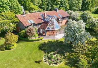 Wohnen im Einklang mit der Natur – Lichtdurchflutetes Landhaus mit Blick ins Treenetal