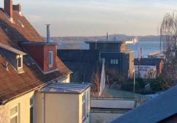 Stilvolle Eigentumswohnung in Hafennähe mit Blick aufs Meer