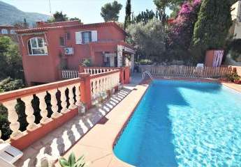 Villa mit schöner Aussicht und Garten, Meerwasser-Pool, viel Platz, Nähe Stadt, Strand und Mittelmeer