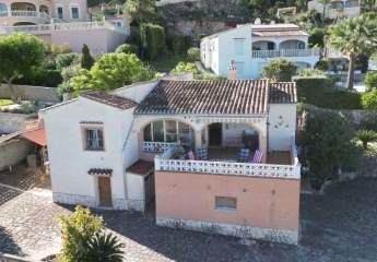 Renovierungsbedürftige Villa mit riesigem Grundstück, 2 Garagen und herrlicher Aussicht in La Sella
