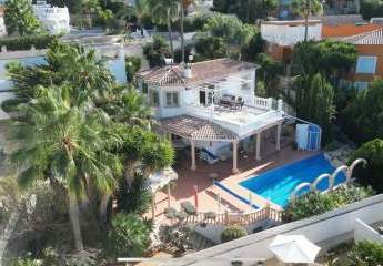 Top gepflegte Villa mit herrlicher Meersicht und vielen Extras in Denia am Montgo