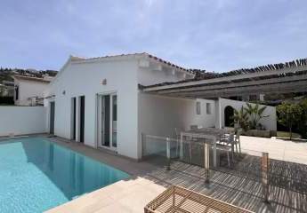 Modernisiertes Wohlfühlhaus mit Pool und Dachterrasse in der beliebten Urbanisation La Sella – Nähe Golfplatz & Meer
