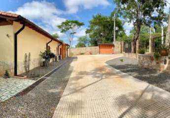 Zwei Häuser in Caacupe