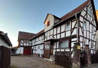 Philippsthal, Wohnhaus mit Nebengebäuden