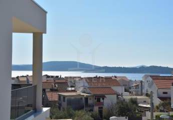 Licht, Luft, Ausblick – 2-Zimmer-Wohnung nahe Strand in Vodice