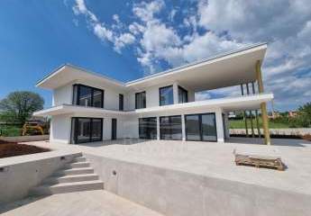Neubau mit Stil: Villa bei Poreč mit 4 Suiten, Pool und Südwestgarten
