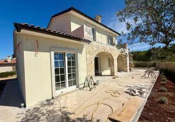 Pool. Panorama. Privatsphäre. Ihre Traumvilla mit 3 Suiten
