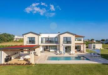 Terrasse, Balkon, Rooftop: 360°-Sky-Villa, Meerfilm & Poolbühne jetzt live
