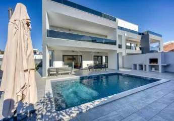 Jetzt Luxus-Entspannung sichern: Pool, Sauna, Jacuzzi & Fitness im eigenen Haus