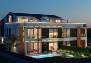 Helle Rovinj-Wohnung mit Südwestausrichtung, Loggia und Garage in Strandnähe