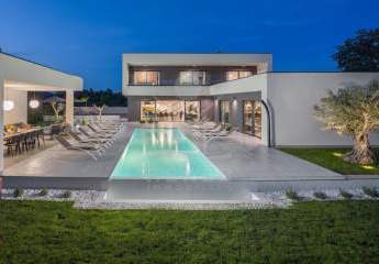 Rendite trifft Luxus: Premiumvilla mit Spa, Infinity-Pool und gesicherten Einnahmen für 2026