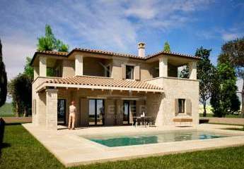 Mediterraner Neubau mit Stil: Naturstein, Kamin & Pool