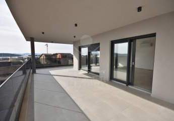 Luxuriöse Neubauwohnung im zum Erstbezug mit atemberaubendem Meerblick in Tribunj