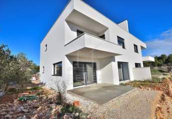 92 m² Dachterrasse als Highlight: Neubau-Doppelhaushälfte nahe Strand