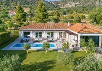 Privatsphäre pur: Spektakuläre Luxus-Villa mit beheiztem Pool, Sauna & Jacuzzi