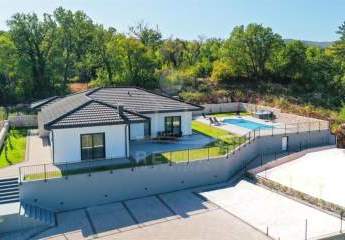 Exklusive Villa mit Wellnessbereich & beheiztem Pool in der Nähe von Makarska