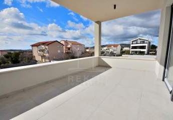 Balkonwohnung mit Meerblick – ruhig wohnen in Vodice